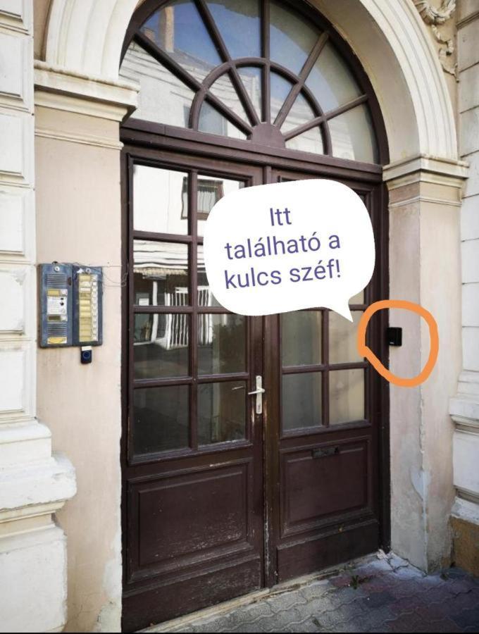King 38-1 Apartman Apartment Печ Екстериор снимка