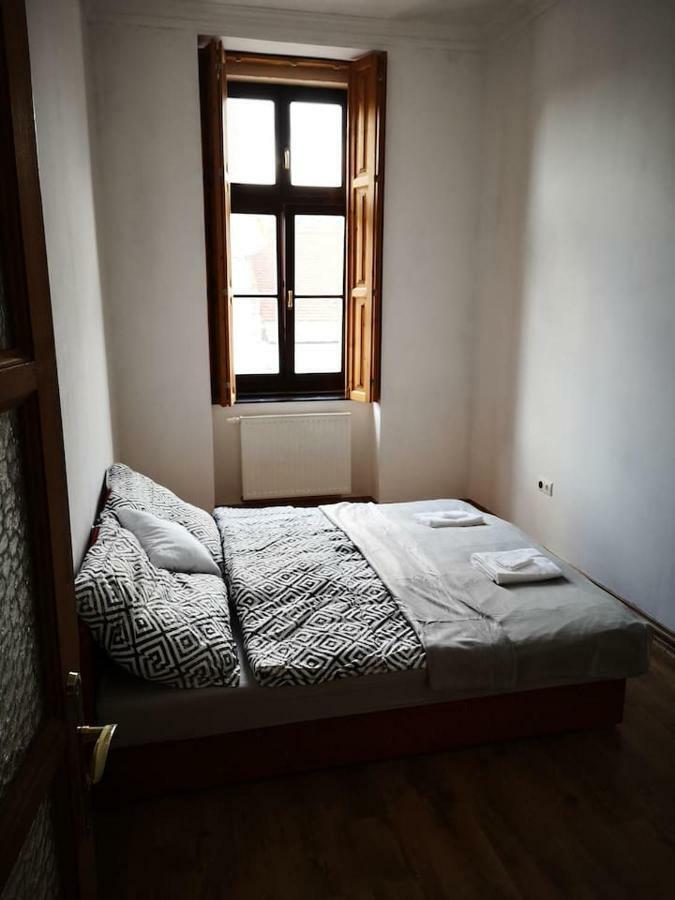 King 38-1 Apartman Apartment Печ Екстериор снимка