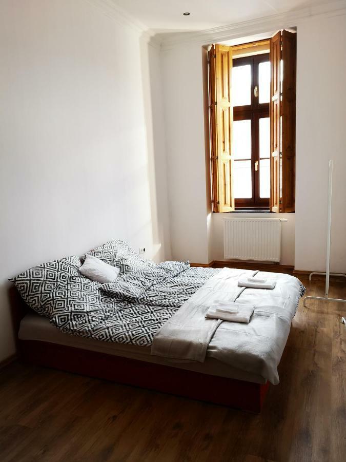 King 38-1 Apartman Apartment Печ Екстериор снимка
